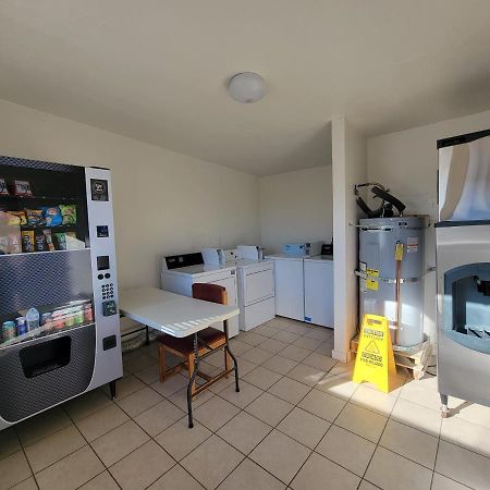 Othello Inn And Suites Екстериор снимка